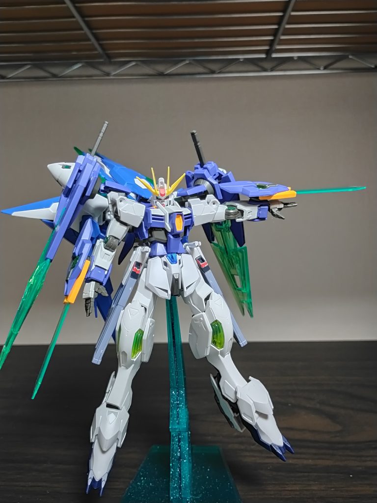 GNブレイサーシールドとしても使用できる武装。圧縮したGN粒子で刃を形成することで使用できる。