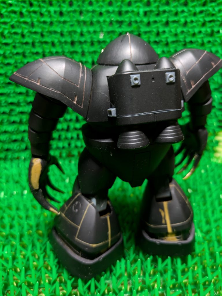 バックパックにもパーツ追加。