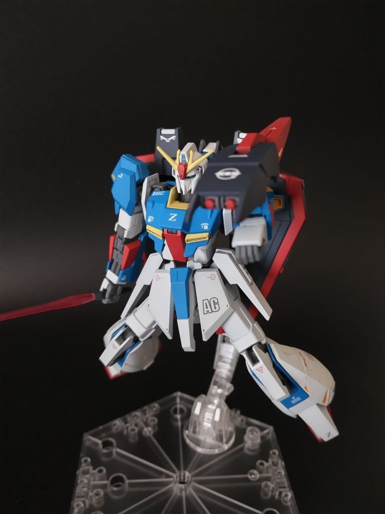 グレネードを撃ちつつ突進。