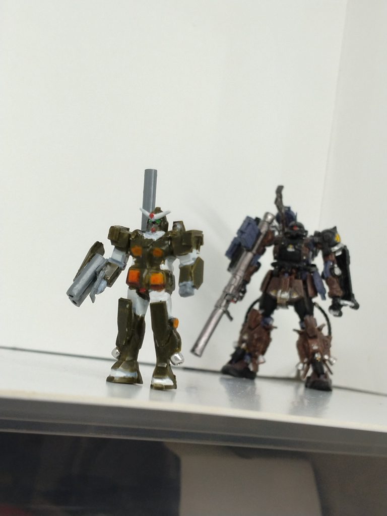 あれ？同じくらいの大きさになった！？なんて。今回も楽しく最後までやり遂げました。塗装をアクリジョン初めて使用したんですが、使いやすくて安価で手に入りやすく、これだと思いました。最後まで見てくださりありがとうございました。