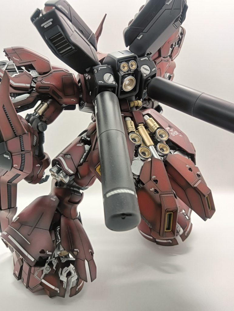 パーツ数が多かったので、全体的に大変でしたが、めちゃカッコいいキットですよね！まだ少しづつ投稿していきます(gundam-kao6)