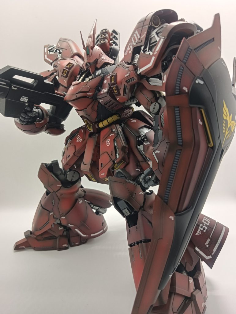 初めてグラデーション塗装に挑戦した機体になります、グラデーションは重厚感が出てカッコいいですよね(gandam-hand2)