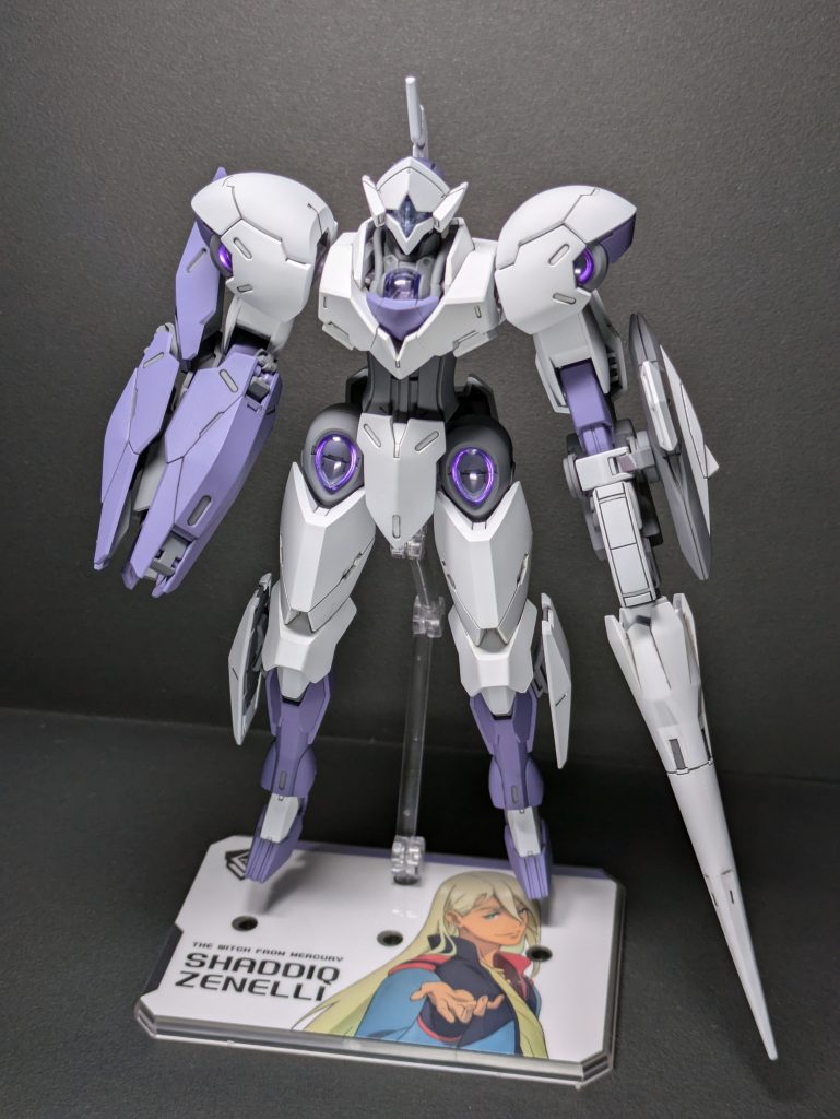 台座も買いましたよ(笑) いずれ他の機体も作れたらいいなぁ、、、左腕の拡張パーツのランスも良い感じ♪