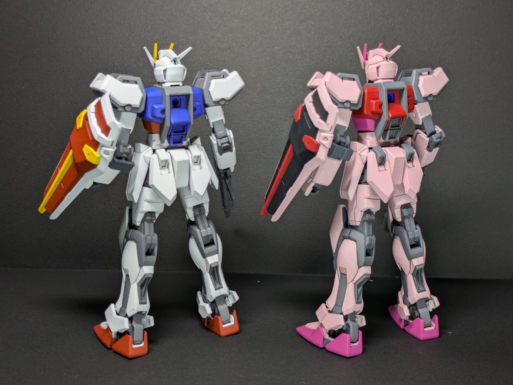 今回は背中と腰のスラスター部を色分けしました!