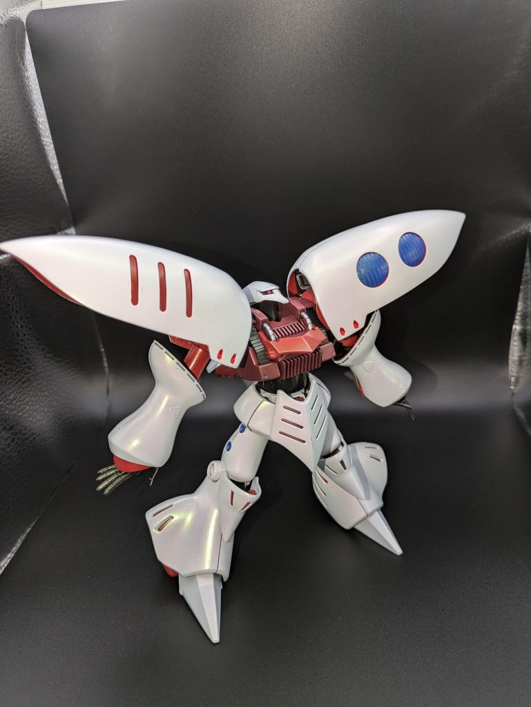 白の部分の塗装は全部水性ホビーカラーサフ→シャインシルバー→ホワイト→ステラパール2回ステラパールが偏光塗料なんだけどあんまり感じない。もう少し吹かなきゃ駄目かな?