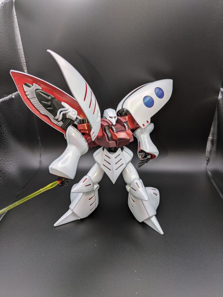 肩のジョイントが元々緩めみたいなのでボールジョイント部分に瞬間接着剤を数点盛って少し窮屈にしてみました。