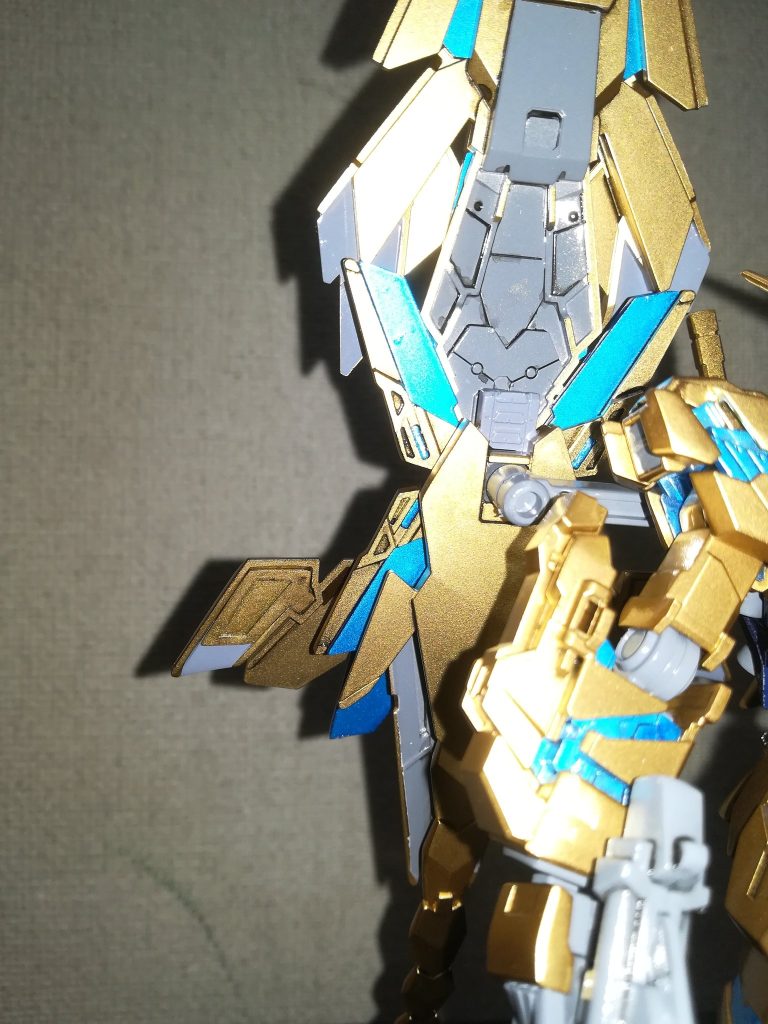 アームドアーマーDEの裏側の端がさみしかったので、適当に裏打ちを作って貼り付けました。スカスカ感がなくなった気がします。最後までご覧いただき、ありがとうございました