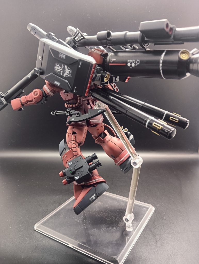 展開状態、後ろから!やっぱりサ◯コザク感がありますが、いい感じのバランスにできたかと…(zaku-kao4)