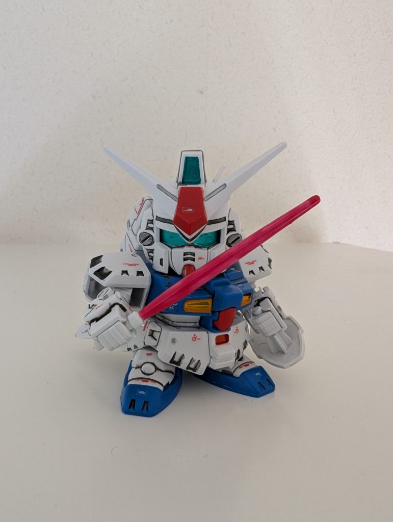 ビームサーベルは下地とかなしで家にあったクリアピンクぬってあります。