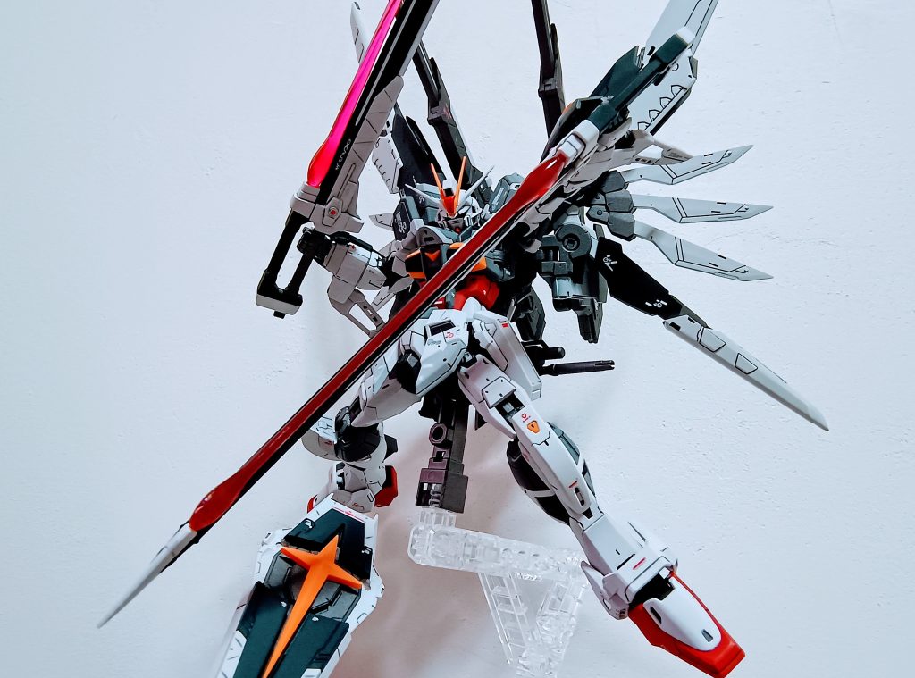 余剰パーツでシールドが作れるので合わせて塗装しました。