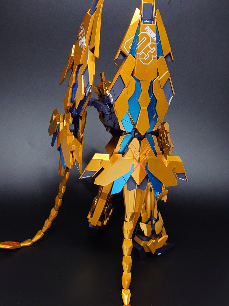 大判デカールの貼り付けに苦労しました…。