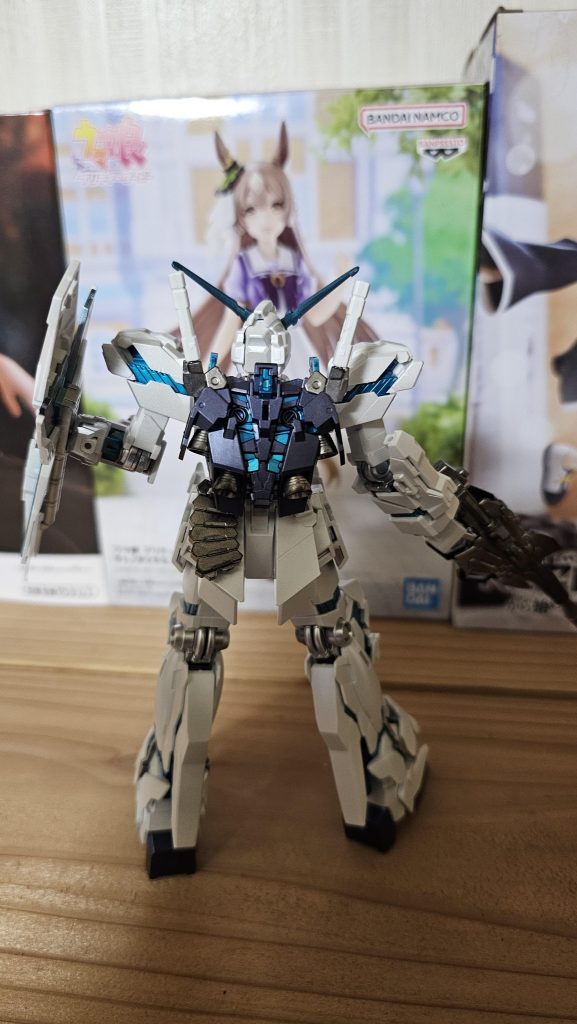 バックパックはバンシィにも使用したパールマーズダークブルーを使用。