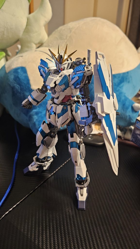 ホワイトは光沢なのですが、希釈ミスって濃いめだったためめっちゃ艶消しになりましたwテカテカさせる予定じゃなかったので幸いでしたw