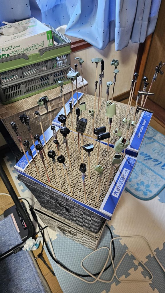 友達に見せたら｢ジェガンみたいな色｣と言われました。確かに…尚、作成時間は組み立てまで約半日。以上閲覧ありがとうございました♪