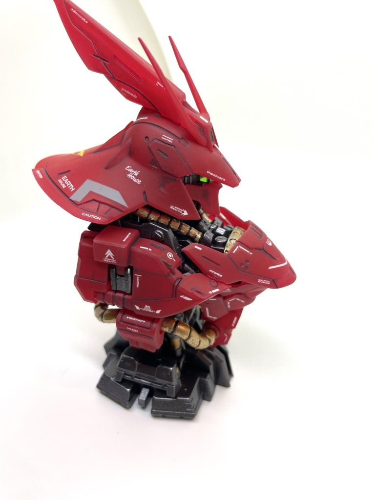 デカールはほとんど水星の魔女のを使用しました!余っていたので!笑やっぱりサザビーカッコいい!! それでは乾杯!!