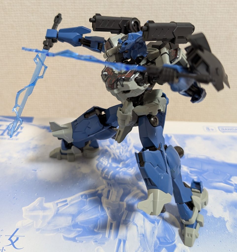 あえて、世界観に合った説明を付けるなら、アスタロトオリジンの「γナノラミネートソード」と同じ効果を発揮するという感じですね。