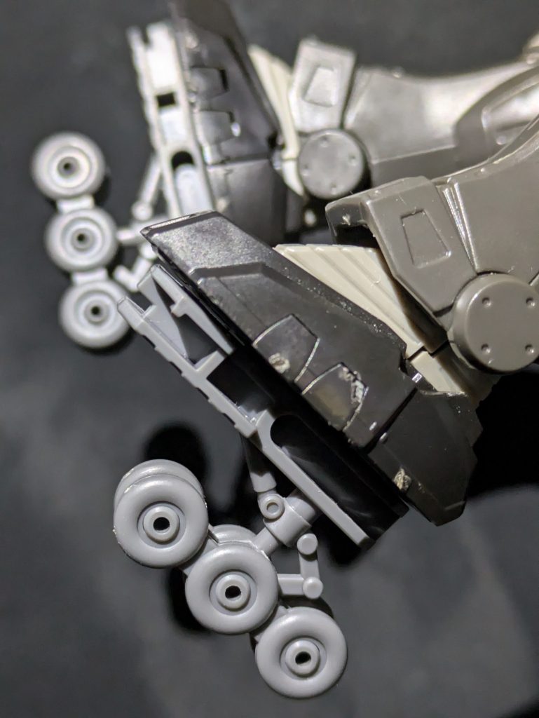 本機の醍醐味!ローラーです!こちらは、本機のパイロットが提案したという設定で、ティックバランのものを拝借しました。こちらで市街地を走行します。