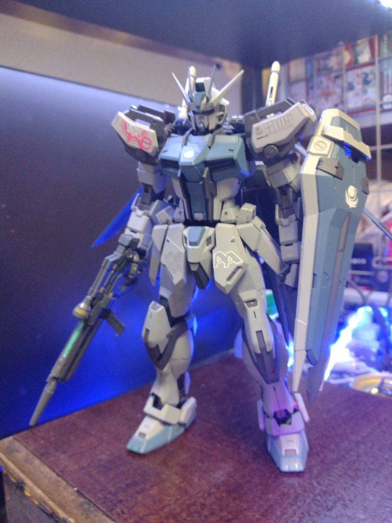 本体色を缶スプレーのサフ吹きにMr.COLORミディアムブルーで塗装。