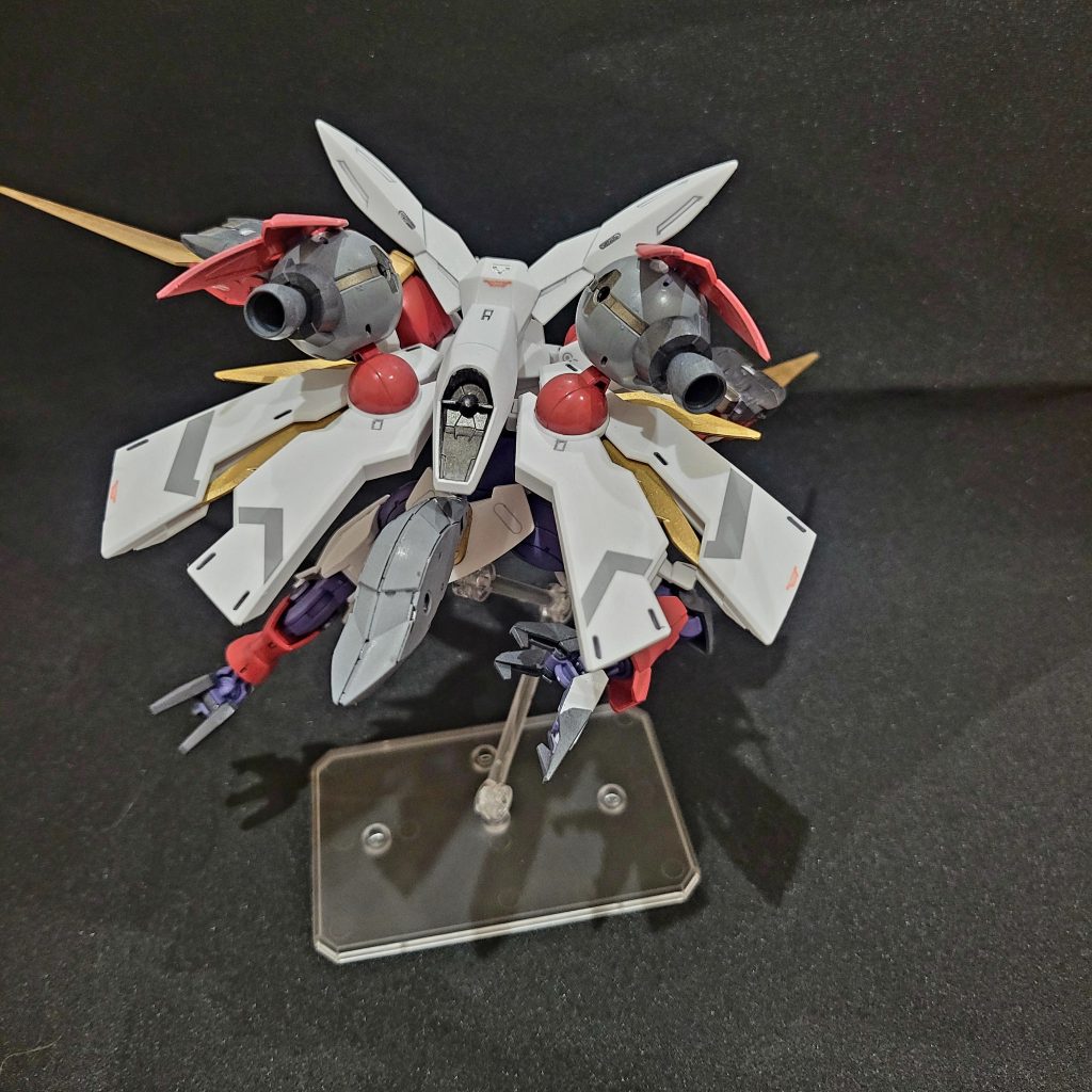 ノンキネティックポッドはアンチドート機能をオミット、近接特化な機体が好きなので接近戦に持ち込みやすくするためにブースターに変更フライトユニットの干渉部を加工して展開領域を増やしてます尻尾もあるよ