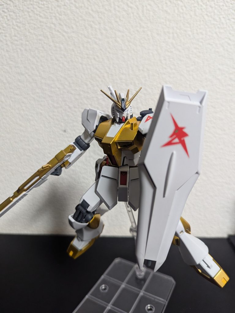 しーるどで守るよ！ エントリーグレードさくさく組み立てられるし、安いしたくさん売ってるから練習にもってこい！ポージングも簡単！楽しく作れる＋遊べるブランドだねぇ〜♥