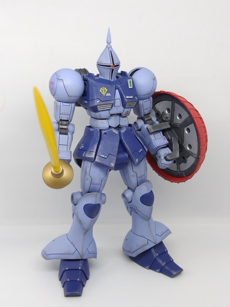 スジ彫りと細かなディテールは追加しましたが、うるさくならない程度に。顔の十字のスジ彫りだけはコダワリで…