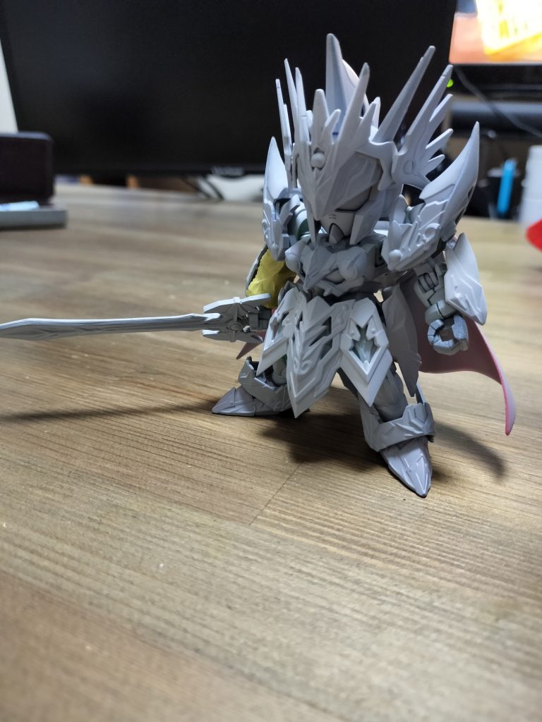 カラーレシピ金　ガイアカラースターブライトゴールドの上からガンダムマーカー　イエローゴールド赤　シタデルカラーー　メフィストンレッド青　シタデルカラー　マクラーグブルー白　シタデルカラー　コラックスホワイト緑　ガンダムマーカー　サイコフレームホログリーン銀　ガイアカラー　EXシルバー黒　シタデルカラー　アバドンブラック灰　シタデルカラー　メカニクススタンダードグレー墨入れ　シャーペンの0.3mm HB　又は　エナメルの流し込み サフ→ガイアカラー（又はガンダムマーカー）→シタデルカラー→マジックリン拭き取り→墨入れ→トップコート（Mr.HOBBY　プレミアムトップコート半光沢） グリーン部はガンダムマーカーエアブラシシステムを吹いてます マーカーの上からマジックリンで拭き取りすると色が若干落ちるのでちょくちょく塗り直してます