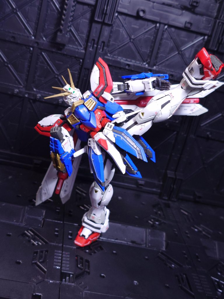 バランスチャレンジ各所動きまくるので微調整しながらハイキックでのバランスに成功（笑）後ろのスタビライザーは接地してないですよ!