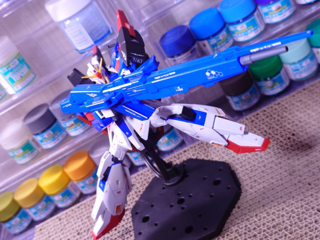 メガバズーカランチャー支えが必要かと思いきや、腕だけでこのサイズを保持できるとは驚きました。