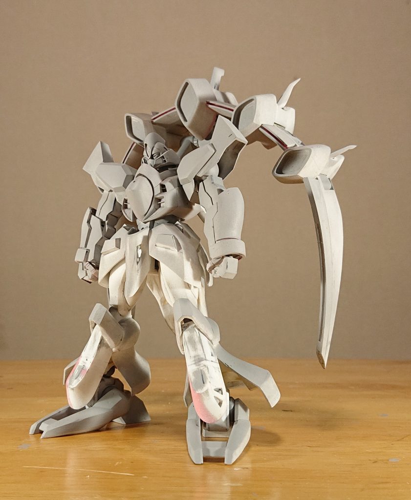 制作途中画像制作中最後に組み上げした時の画像でまだディテールが足りてない状態。サフってしまっているので解りづらいですがプラ板製ですねここからディテール入れ、表面処理、塗装と進めています