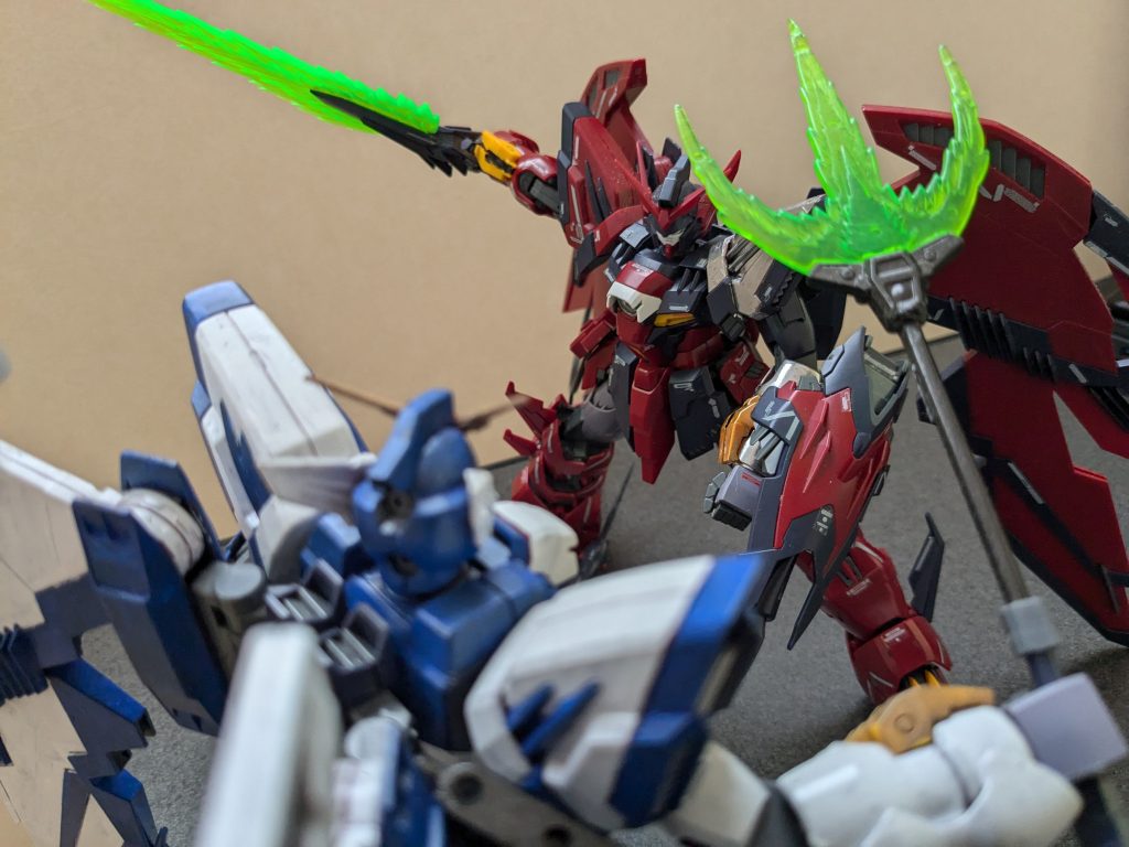 Frozenの挿絵からイメージした1枚エピオン初号機とエピオンパイの戦い。ゼロシステム起動の初号機を圧倒する老師•張はホントすごいですわ