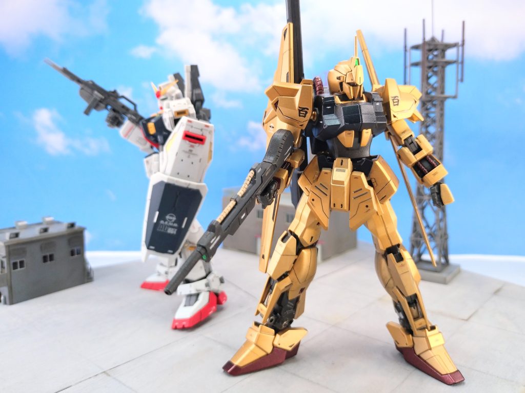 この組み合わせ(カミーユ搭乗のMk-Ⅱとのツーショット)って、地球上だけだったんですね。序盤は実質クワトロが主役、途中で宇宙へ退場してアムロと交代。今度はアムロが大活躍(+ベルトーチカとさっさとデキるw)その間カミーユはどこまでも助演の粋を出ず、いじけてフォウとイチャつくw誰の視点で見るかによって物語の見え方が変わってくるのがＺの面白さかも？