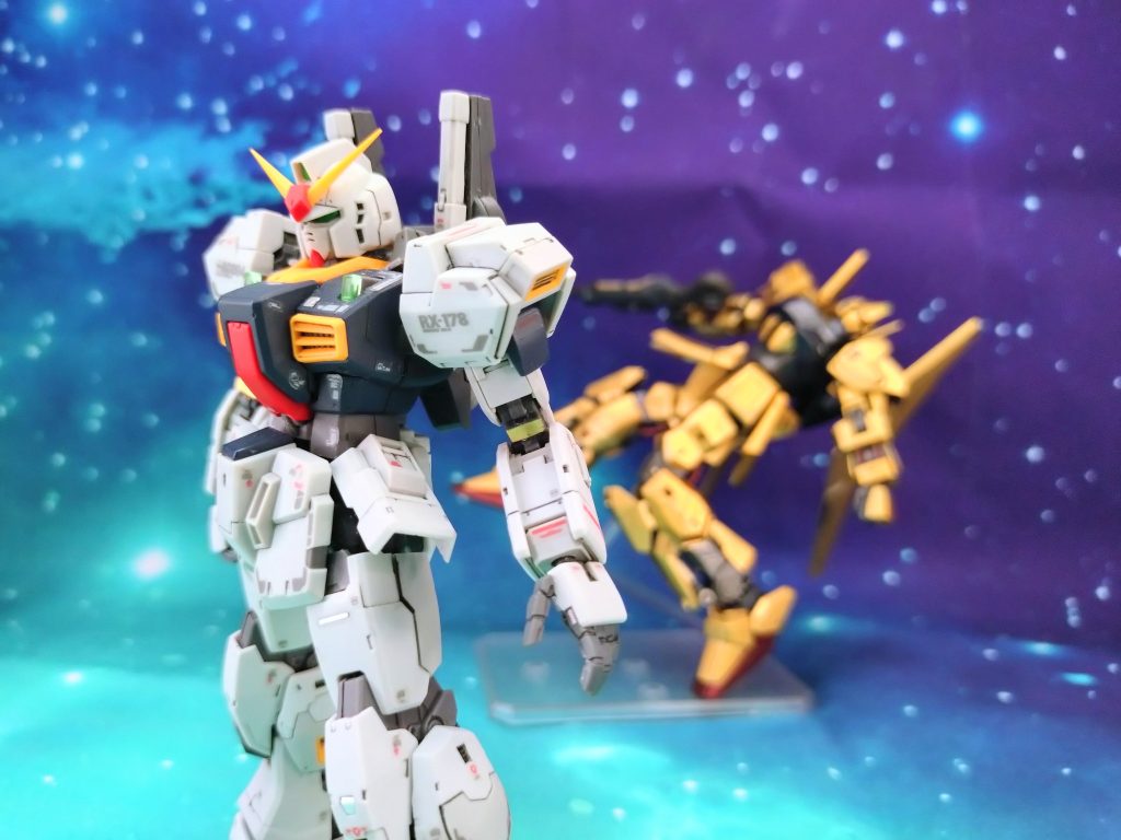 「シャア・アズナブル？ 尊敬していますよ。…たぶん…一応…」