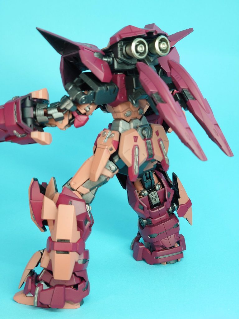 足の増加装甲は、分解できるように接着してありません。