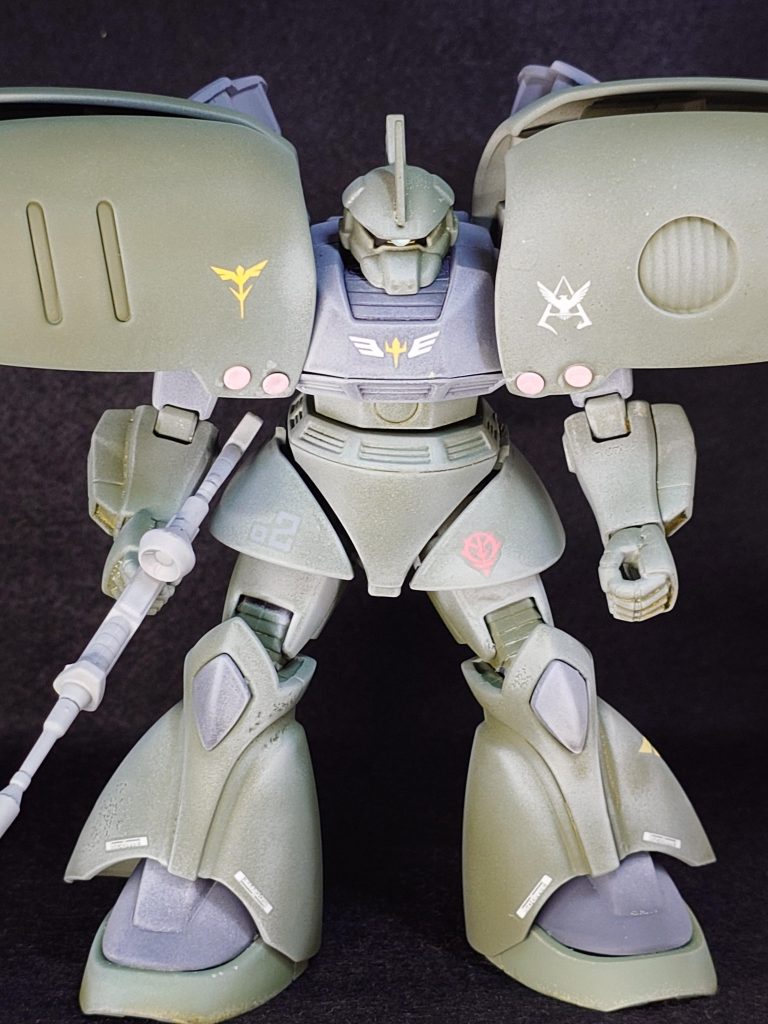 全体像。出撃直前のイメージです。武器はこの時代ユニバーサル仕様では無いのでゲルググ専用のビームライフル。あくまで戦闘を目的としていない為、最低限の武装。