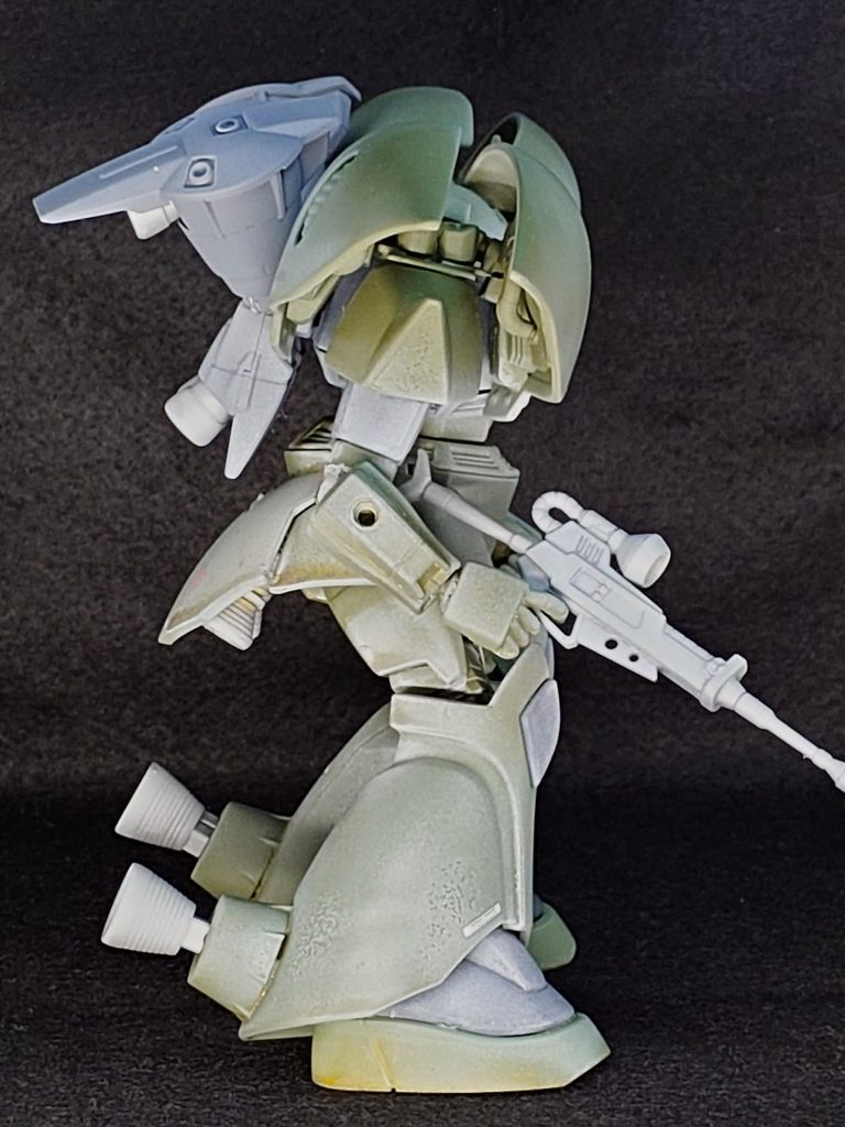 反対側も。バーニアの数がわかりやすいショットかも。