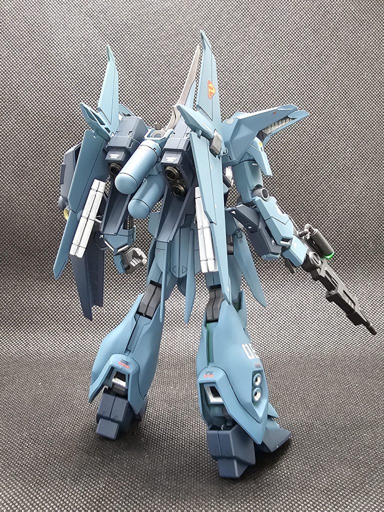 追加スジボリとか出来ないので、デカールで情報量を増やしてます。