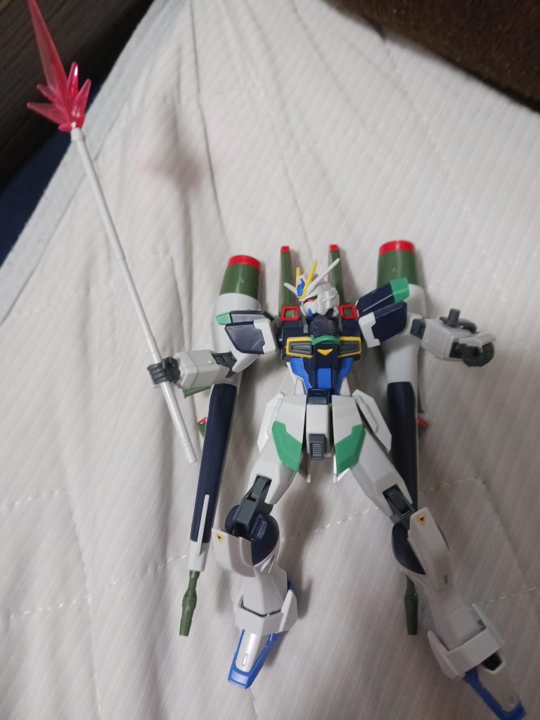 こやつの唯一の近距離武器。シンは投げてましたけどねww