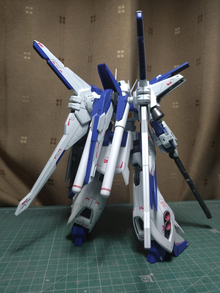 バックショット背部は主にガンダムMk-Ⅲのパーツを使用。腰のサイドアーマーは…鉄血のオルフェンズに出てきたHGレギンレイズのサイドアーマーを使用。