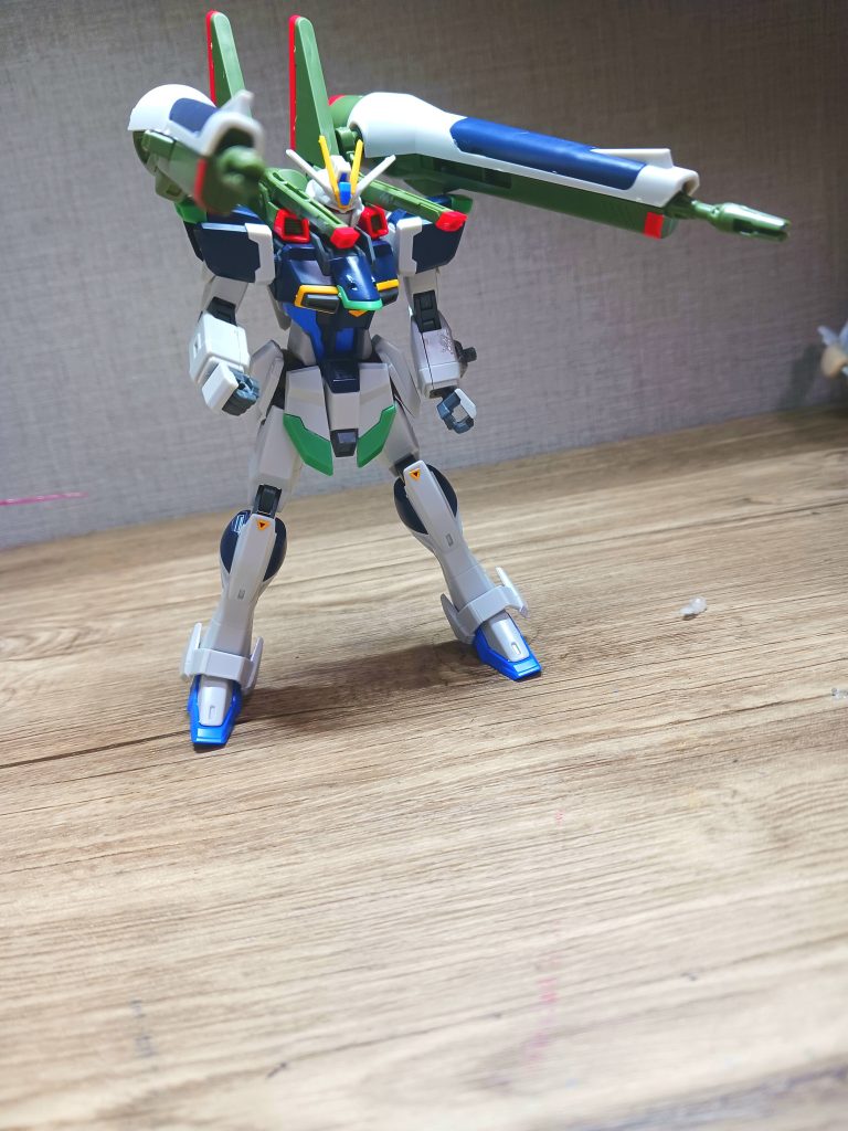 ライフルを後ろに回して肩に置く？とポージングが幅広くなります。特に足