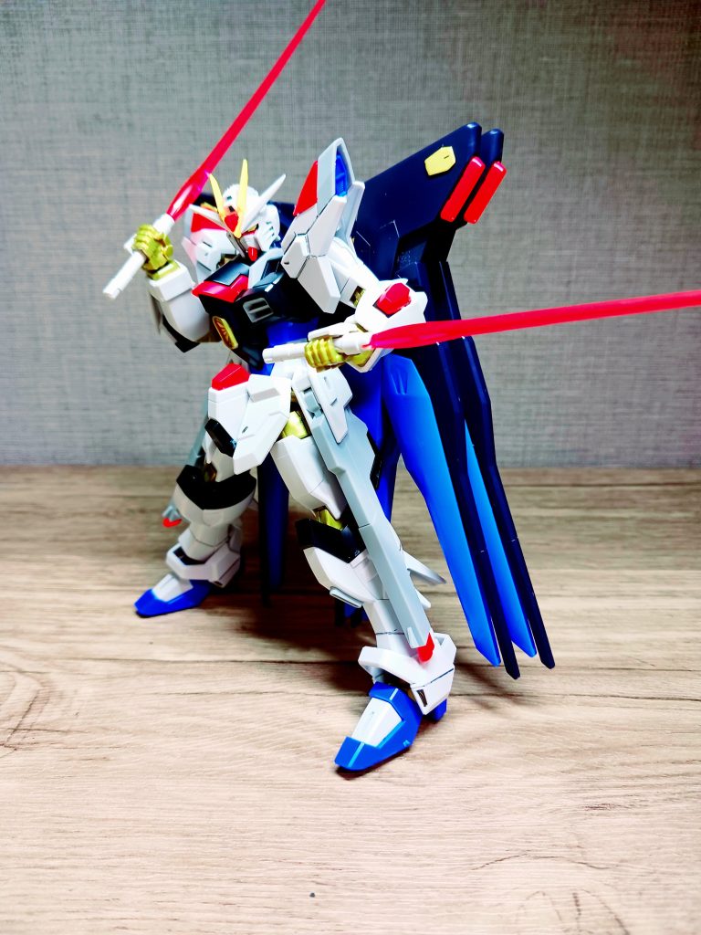 サーベル持たせてもかっこいいですねー。ストフリと言ったらこの持ち方ですねーー！！