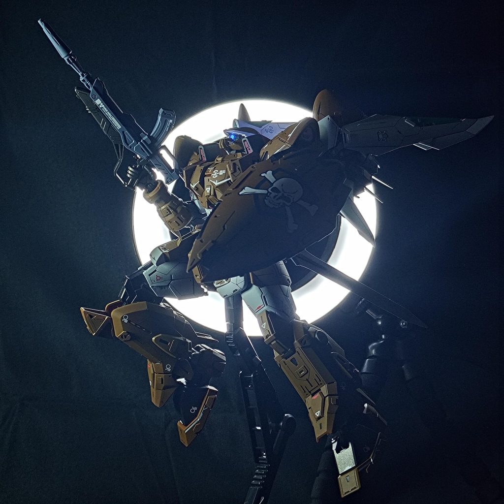 モビルジン(ミゲル・アイマン専用機)–4枚目/制作者：カンナオス