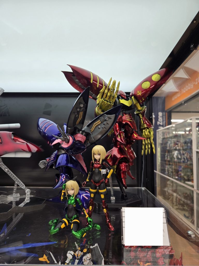 某ホビーショップのコンテストに出展した際の写真です。セットにすると壮観です！(結果は真ん中くらいでした。プル&プルツーがエロくて嫌という意見もあったそうな、、。頑張って作ったんだけどなぁ、、)