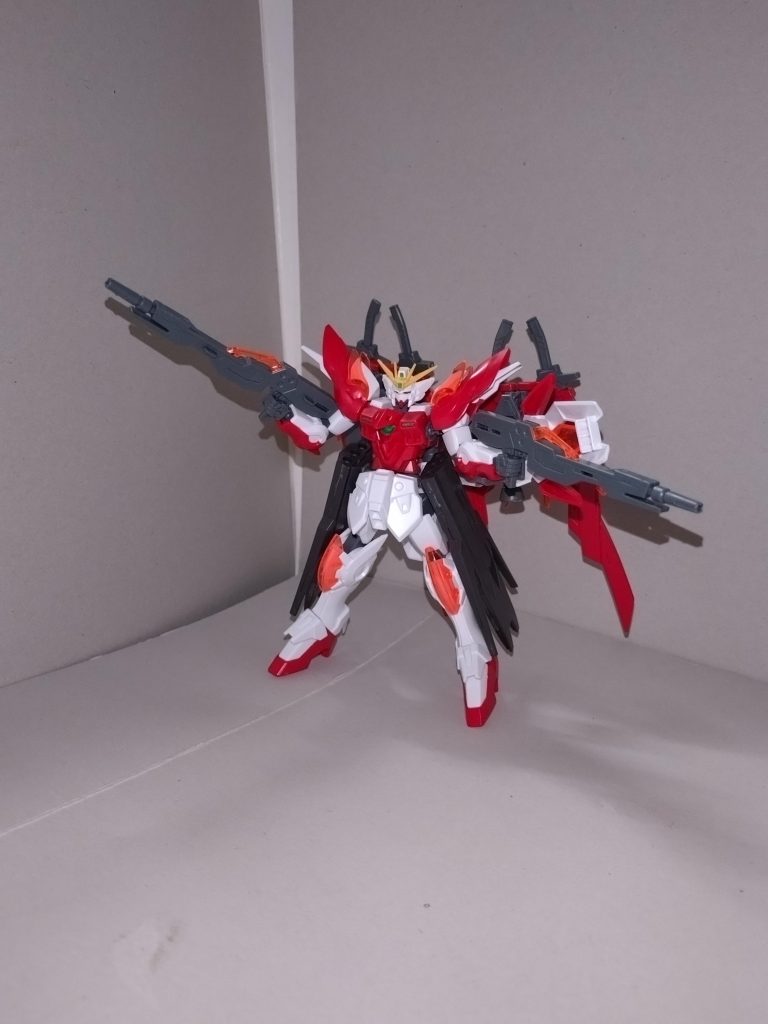 ツインバスターライフル最大出力時に、ハイパーメガランチャーと同程度の破壊力を叩き出せるようになった。MS形態、バード形態の両方で使用可能な唯一の装備でもある。