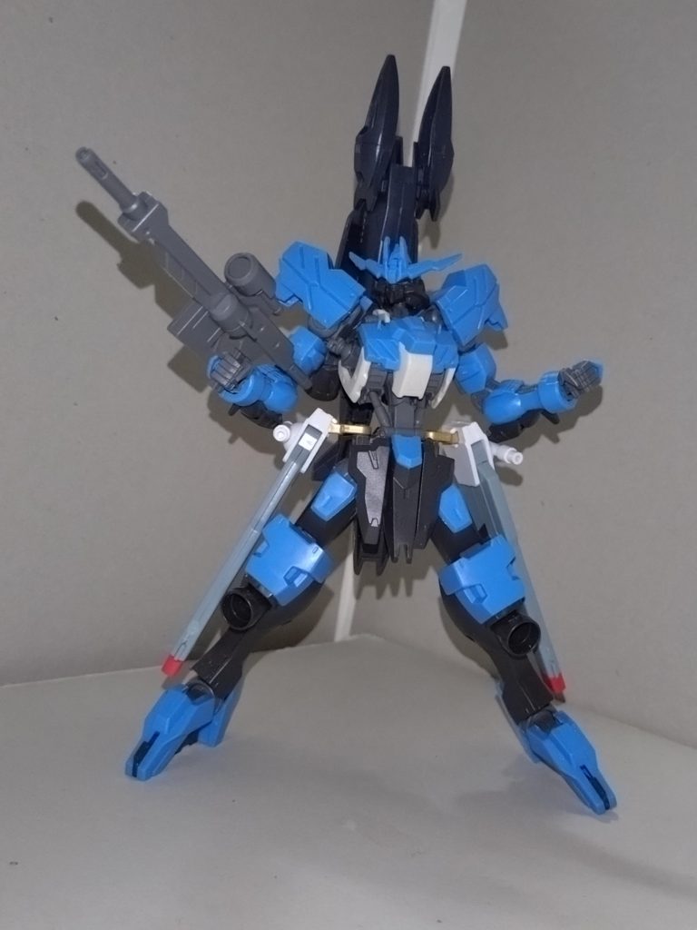 MMI-M294Fビームライフル元のヴィダールでは実弾兵器になっていたが、ビーム兵器にアレンジ。型式番号は、制作したつくし本人の語呂合わせ。