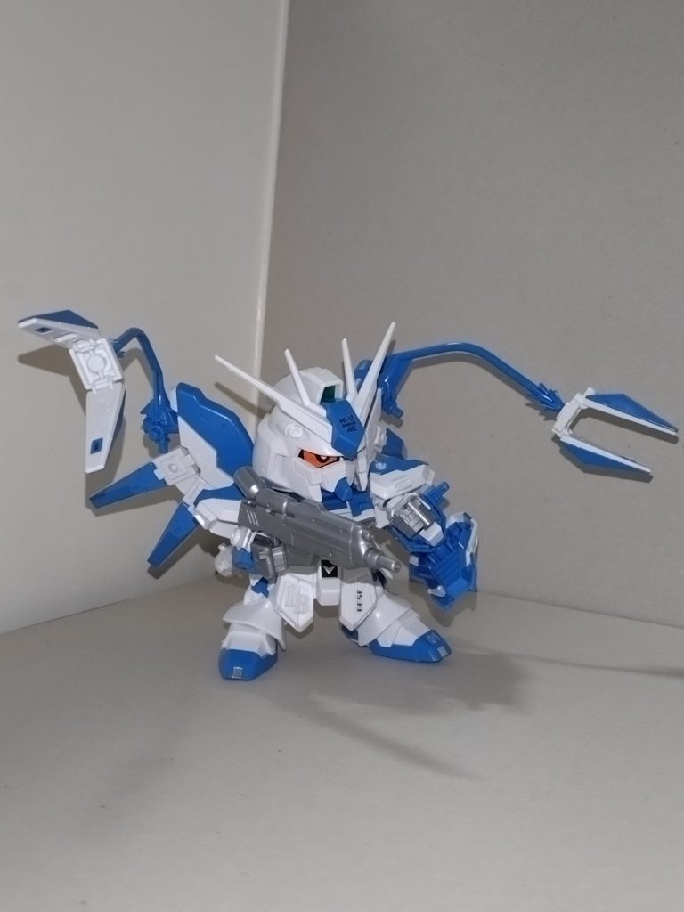 フィン・ファンネル発射状態。