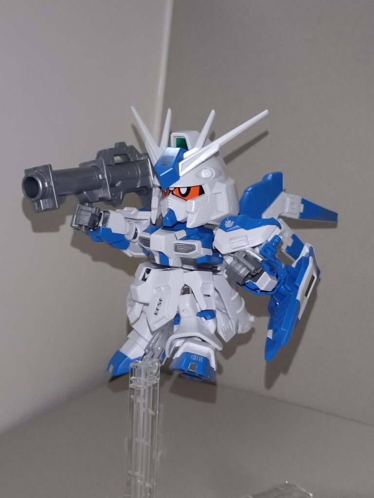 νハイパーバズーカ。パーツ破損時の軸の残留が怖いため、ハンドパーツを含め、肉抜き穴は埋めなかった。