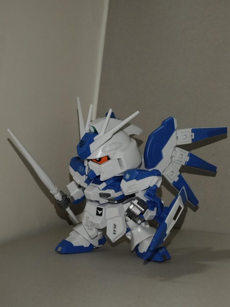 サーベルも無塗装。蘭「塗装剥げやパーツの破損リスクも勘案すると、塗らないという選択肢を取るしかありませんでした。ただ、仮に塗るなら黄色にします」 〜羽丘女子学園生徒会報より〜