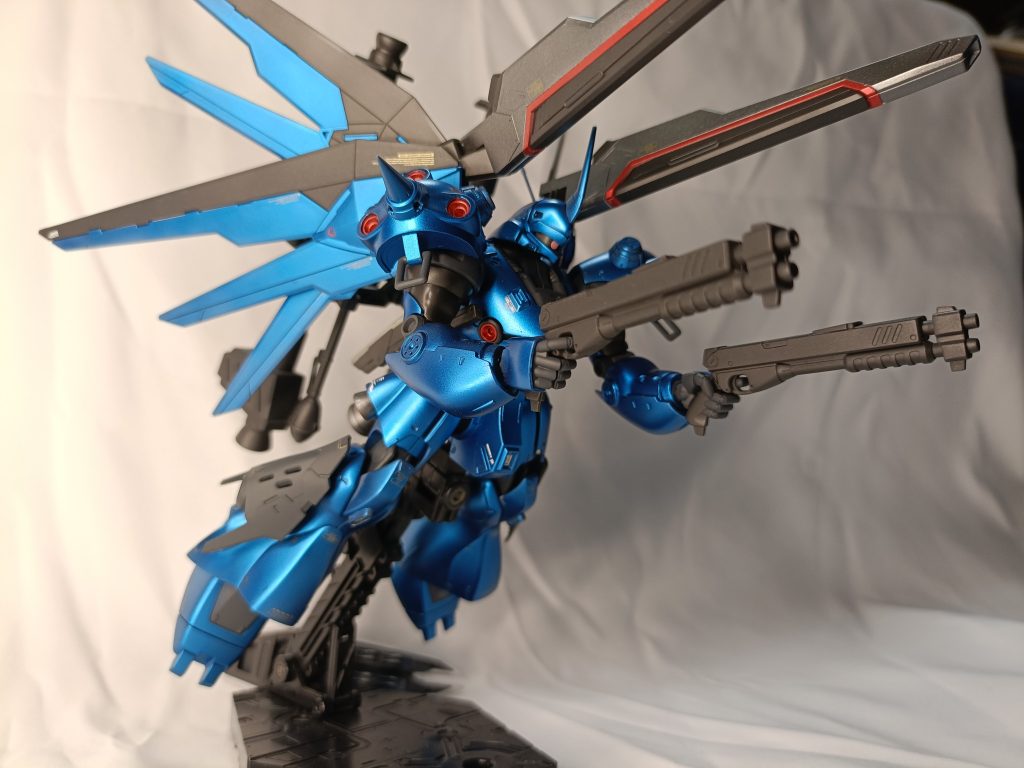 背中は見たまんまやね。アメイジングランチャー?スクラッチすんのも買うのもメンドイ……フリーダムから強奪してきましたw