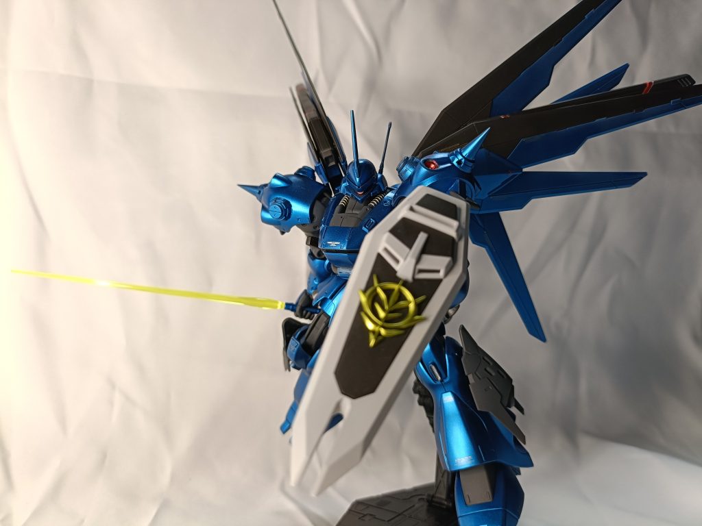 突貫!ジオンエンブレムがせめてもの抵抗