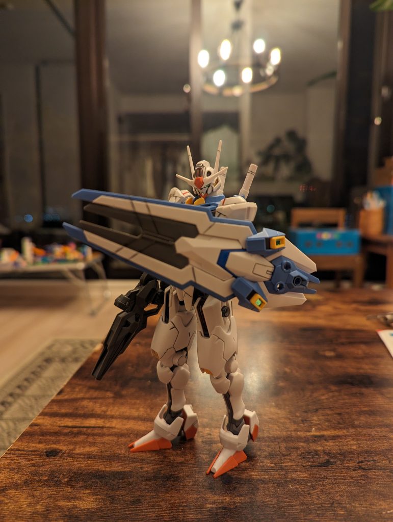 軽くスミ入れと、ポージング。仕事から帰って奥さんと子どもが、寝たら、自分の時間。ずっとガンプラながめてました。（笑）